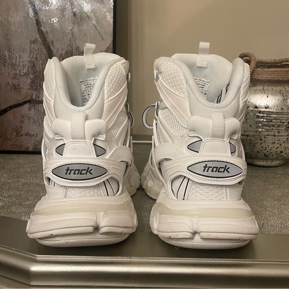 Balenciaga Track Hike High Top Sneakers
in White Size 38 EU - Size 8 U.S. - Picture 5 of 8